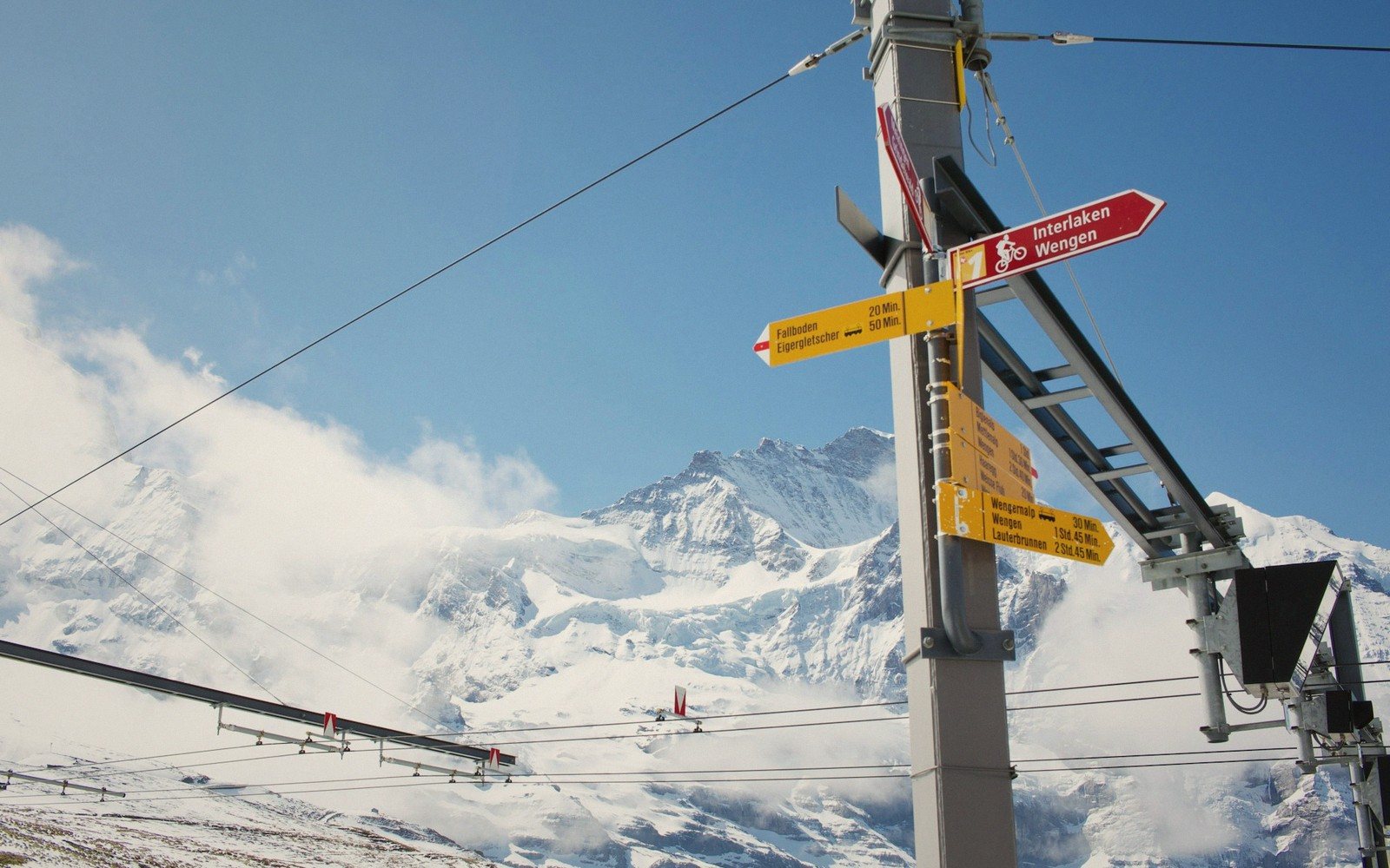 Le Grand Domaine: One Pass, Two Valleys